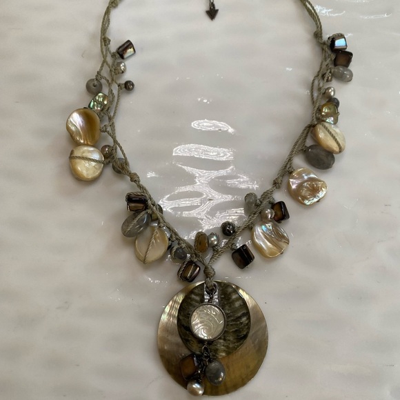 Silpada Shell Pendant Boardwalks Necklace
N2098 adjustable 18”- 20” - Picture 2 of 8